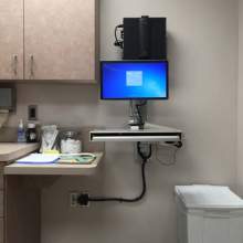 5216 Wall Track Workstation