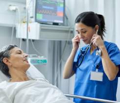 通过改善工作环境（尤其是 ICU）解决护士保留问题