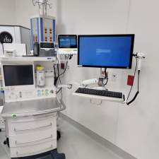 180 Wall Workstation Mounted to Cart