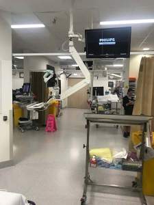 Elite 6220 Ceiling Workstation with 182 Pole Monitor Mount